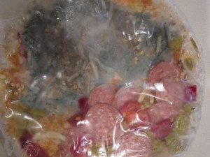 Polská mražená pizza obsahovala porci plísně navíc, prodával ji oblíbený řetězec