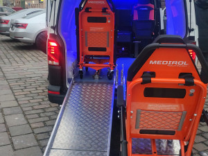 Strážníci mají nové a snadno omyvatelné auto pro převoz opilců na záchytku, ročně jich tam přepraví stovky