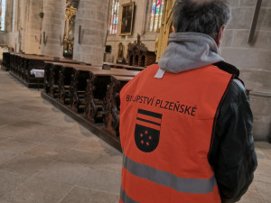 Týpek nadával v kostele, tak jsem ho vyprovodil ven, říká strážce katedrály. Ještě nedávno žil na ulici