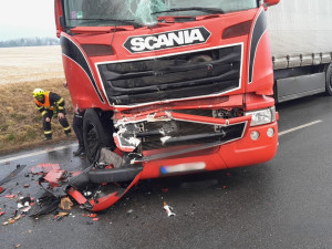 Západní Čechy zasáhla extrémní ledovka, policisté řeší větší množství nehod, problémy mají i hasiči