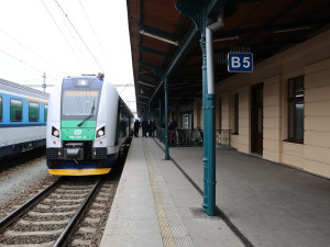 Dráhy představily nové bateriové vlaky, jezdit budou po Plzeňsku od roku 2028