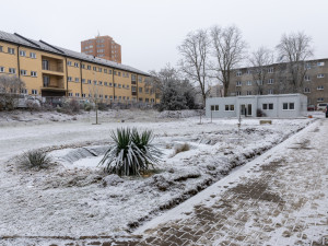 Mladí zahradníci mohou využívat nové kontejnerové učebny. Plzeňský kraj za ně zaplatil deset milionů