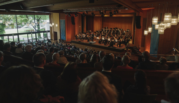 Výjimečné „straussovské“ album Plzeňské filharmonie je na světě a sbírá pozitivní ohlasy