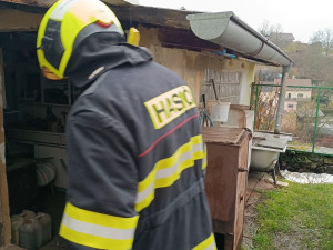 Část historické hradební zdi se sesunula v důsledku silného deště ve Stříbře na Tachovsku. A není to poprvé