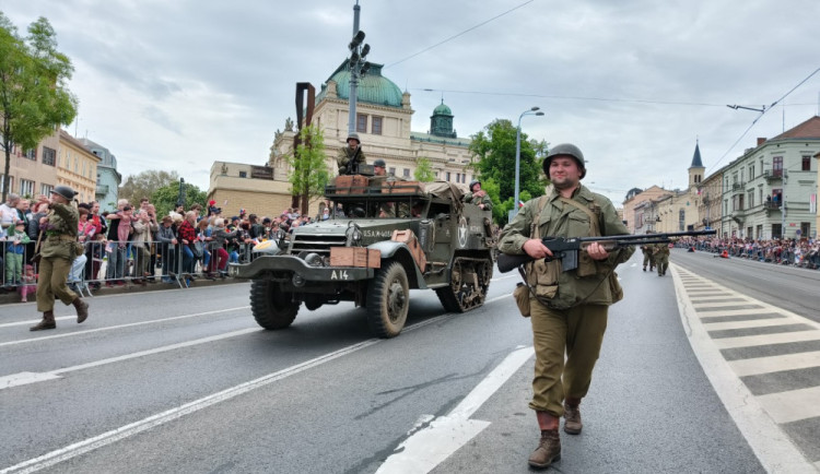 Uvidíte něco, co Evropa ještě nezažila, říkají organizátoři oblíbených Slavností svobody. Možná dorazí i veteráni