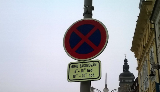 Šedesátiletý řidič stál v zákazu. Byl zdrogovaný a měl zákaz řízení
