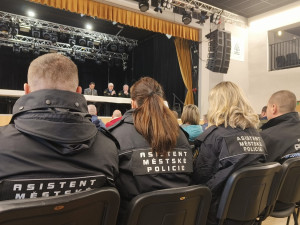 Poměr protiprávního jednání mezi Čechy a Ukrajinci se nikterak nevymyká, zaznělo na debatě ostře střežené policií