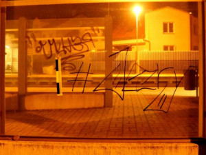 Sprejeři se vyřádili hned na několika objektech