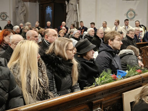 Chodsko se rozloučilo s králem dudáků, smuteční obřad se konal v domažlickém kostele