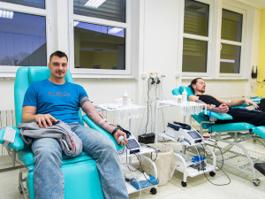 Nemocnice lákají dárce krve na zajímavé benefity, nechybí skipasy nebo lístky do zoo