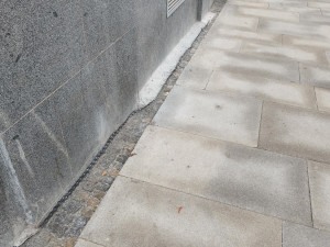 Oprava ulice v historické části města stále budí emoce, lidem vadí třeba moderní lampy