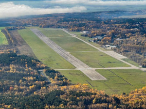 Letečtí záchranáři budou dál létat z letiště v Líních, i když armáda službu svými vrtulníky již zajišťovat nebude