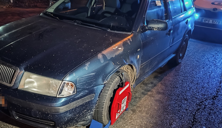 V měřeném úseku ujížděl řidič strážníkům rychlostí 140 km/h. Z několika lží ho nakonec usvědčilo policejní foto