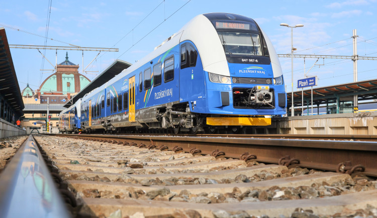 Lišky už jsou doma a je jich celkem deset. Do kraje už dorazila kompletní dodávka moderních vlaků RegioFox