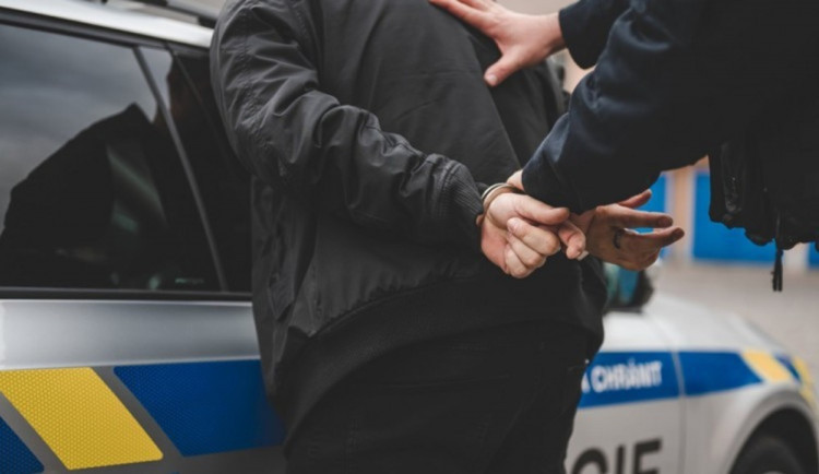 Student se svěřil spolužačkám, že chce někoho zabít. Případem se zabývá kriminálka