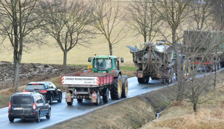 Farmáři z Plzeňska jedou na přechod Folmava protestovat proti politice EU