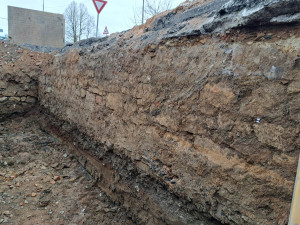 Pozor změna, uzavírka Rolnického náměstí se odsouvá kvůli archeologickému nálezu