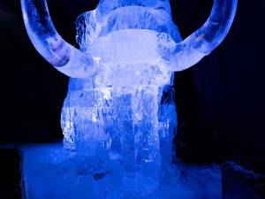 V ledáriu plném ledových soch prehistorických zvířat zažijete pravěk na vlastní kůži při teplotě minus 10 stupňů