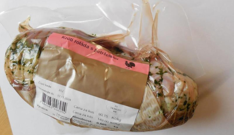 Oblíbený řetězec prodával polské maso se salmonelou, zjistila inspekce