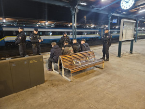 Další obří policejní šťára v centru města. Policisté odhalili 17 opilých mladistvých a jednoho cizince bez povolení k pobytu