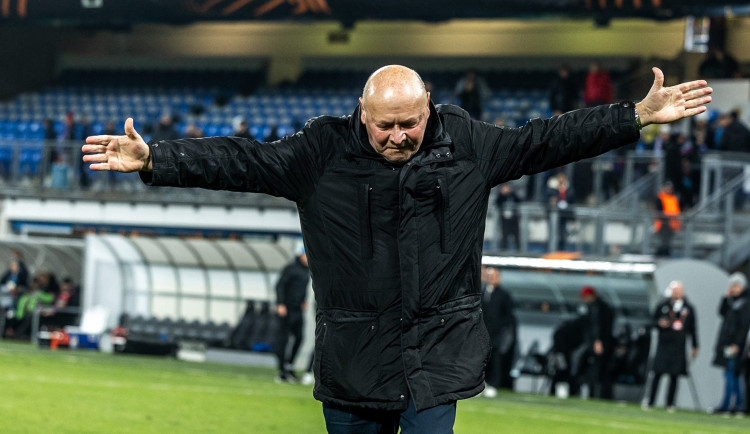 KOMENTÁŘ: Sonda do úspěšného know how penzisty Koubka: Selský rozum, šalamounství a žádné jupíkování