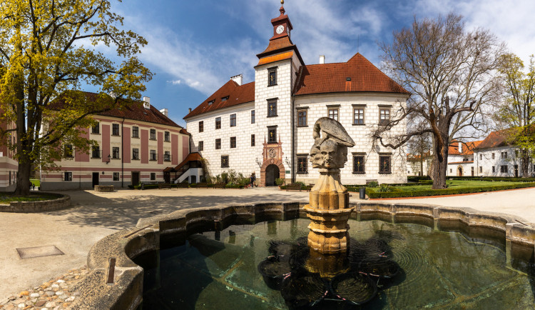 Hrady a zámky zahajují sezonu. Návštěvníky čekají novinky i unikátní prohlídky