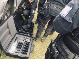 Turisté našli v lese mrtvolu, nejspíš jde o pohřešovaného policistu