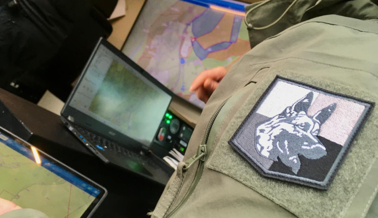 Turisté našli v lese mrtvolu, nejspíš jde o pohřešovaného policistu