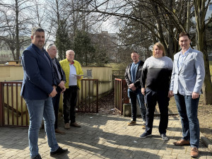 Nevzhledné záchodky se promění v moderní kavárnu, přestavba vyjde na 14 milionů