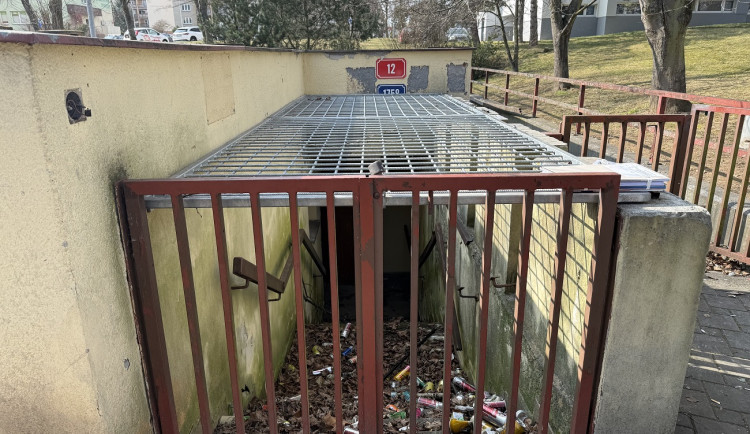 Nevzhledné záchodky se promění v moderní kavárnu, přestavba vyjde na 14 milionů