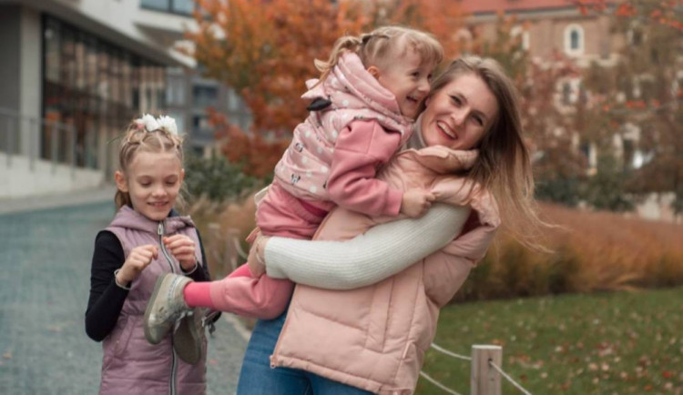 Pomoc ukrajinským rodinám v Česku: Příběh Oleny a jejích dcer