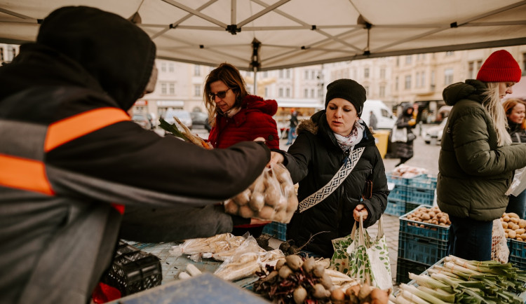 Do centra se vrací oblíbené farmářské trhy, konat se budou každou sobotu až do Vánoc