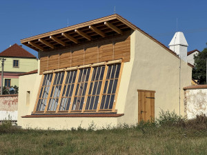 Zámek Červené Poříčí opravil zahradní altánek a nejmenší zámeckou oranžerii