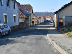 Startuje oprava Plzeňské cesty. Vždy zůstane průjezdný jeden jízdní pruh pro kyvadlový provoz řízený světly