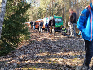 Osobní vlak srazil a usmrtil ženu na železničním přejezdu. Utrpěla zranění neslučitelná se životem