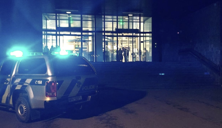 Policejní zásah u kampusu ŽČU