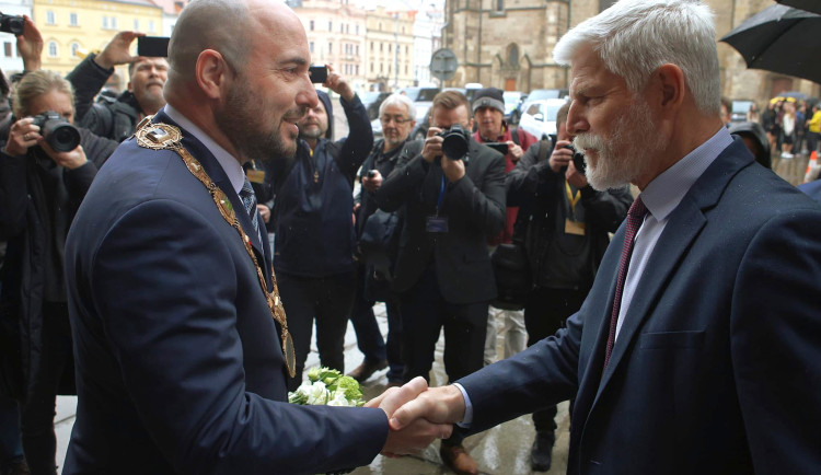 Prezident Petr Pavel zahájil společně s manželkou Evou dvoudenní návštěvu Plzeňského kraje