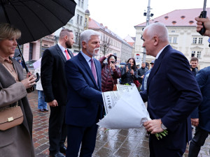 Hostitelem prezidentského páru je hejtman Kamal Farhan