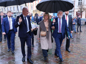 Hostitelem prezidentského páru je hejtman Kamal Farhan