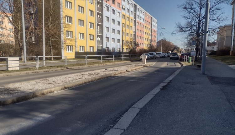 Rekonstrukce ulice Na Dlouhých uzavře provoz i omezí MHD až do července.