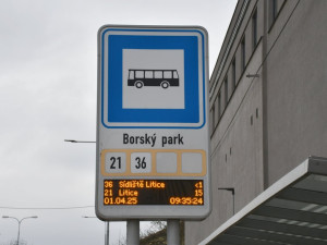 Zcela nová autobusová linka MHD číslo 36 zajíždí i do míst, kde jsou velmi úzké komunikace