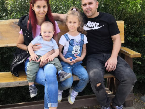 Mozková příhoda převrátila život teprve šestileté Nellince. Rodiče museli okamžitě udělat osudové rozhodnutí