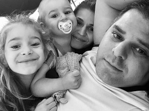 Mozková příhoda převrátila život teprve šestileté Nellince. Rodiče museli okamžitě udělat osudové rozhodnutí