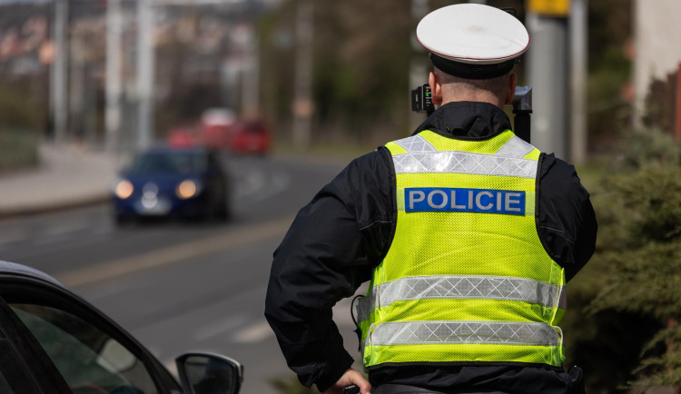 Pražští policisté během celodenního měření rychlosti rozdali pokuty za tři sta tisíc