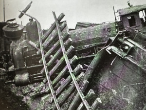 Bomby zničily na nádraží desítky vlaků