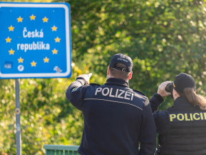 Policisté v dubnu uskutečnili rozsáhlou síť pobytových kontrol cizinců. Hledali padělané doklady i nelegální pracovníky