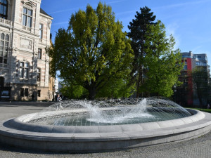 Kašny, fontány, pítka a pumpičky se vrátí po zimě do plného provozu od 1. května