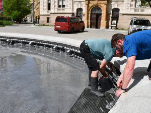 Kašny, fontány, pítka a pumpičky se vrátí po zimě do plného provozu od 1. května