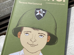 Dětská kniha Spojenci vypráví o osvobození Plzně, děj se odehrává za totality