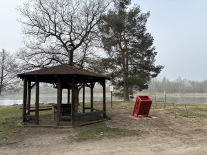 U veřejných ohnišť se objevily červené uhláky, inspirace přišla z daleké Kanady